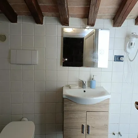 Anna's House